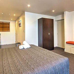 Studio spa bath Ground Floor